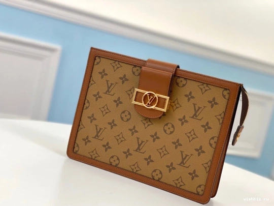 WIS VUITTON LOUIS CHANELUTCH 0823